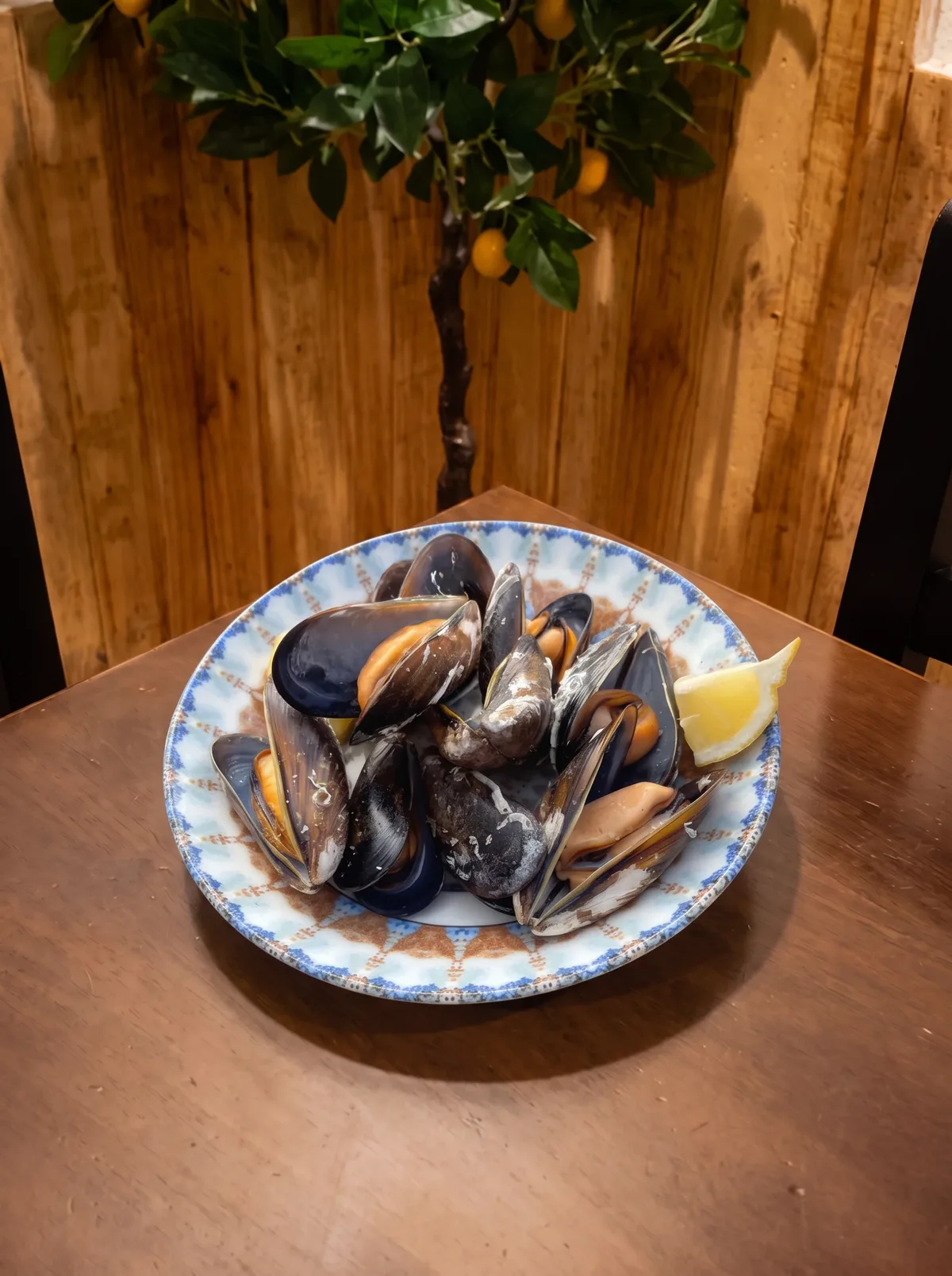 Mejillones al vapor met citroen in Cervecería Almar, Mairena del Aljarafe